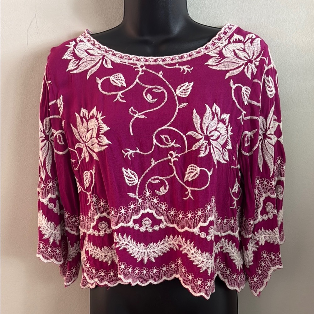 Solitaire Magenta Embroidered Boho Peasant Blouse with White Trim Medium